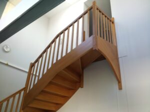 Dachary Escalier Gironde Limon Sur Console A Larrivee