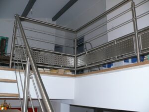 Dachary Escalier Gironde Sous Bassement En Tole Inox Sur GCE 1
