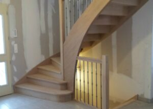 Dachary Escalier Gironde Balustres Metalliques Avec Viroles Acier Et Limon Interieur