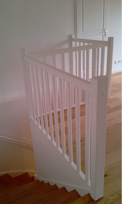 Dachary Escalier Gironde Escalier En Cloisonne Avec Main Courante Sur Ecuyers Ref C13