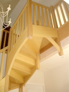 Dachary Escalier Gironde Marche Arrondie Au Depart Et Console A Larrive