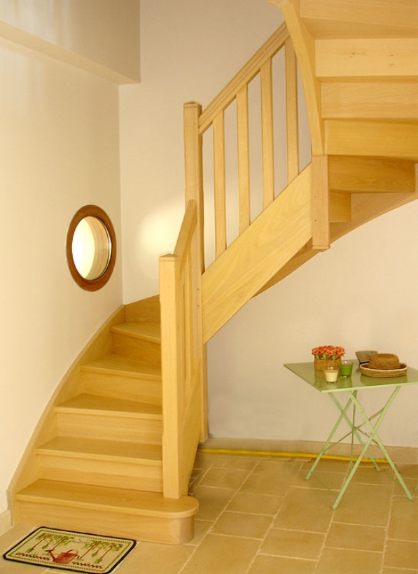Dachary Escalier Gironde Marche Arrondie Au Depart Et Console A Larrivee